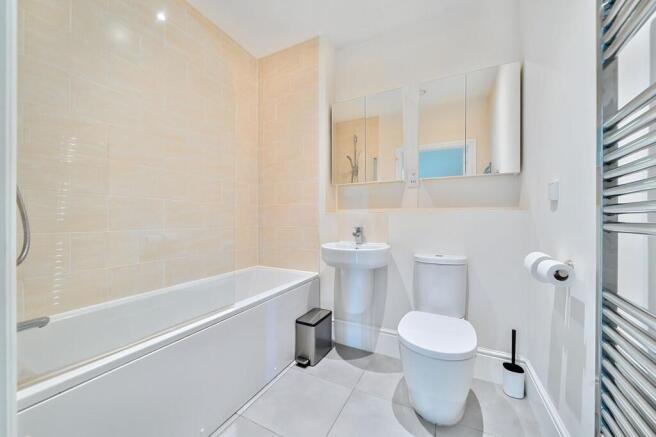 2 bed Apartment for sale Image 12