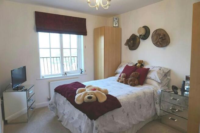BEDROOM 1