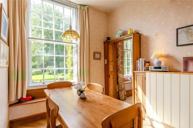 5 bed Semi-Detached for sale Image 7