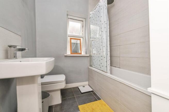 3 bed Terraced for sale Image 8
