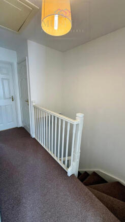 3 bed Town House for sale Image 8