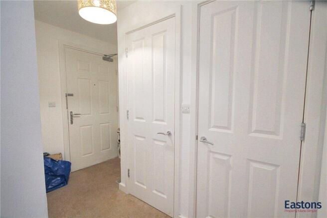 Preston Manor Road, Tadworth, Surrey, KT20 photo 4