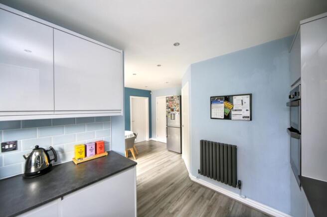 4 bed Detached for sale Image 9
