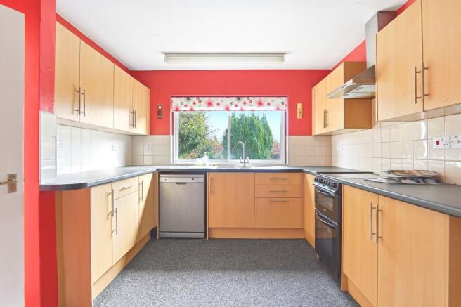 4 bed Detached for sale Image 7
