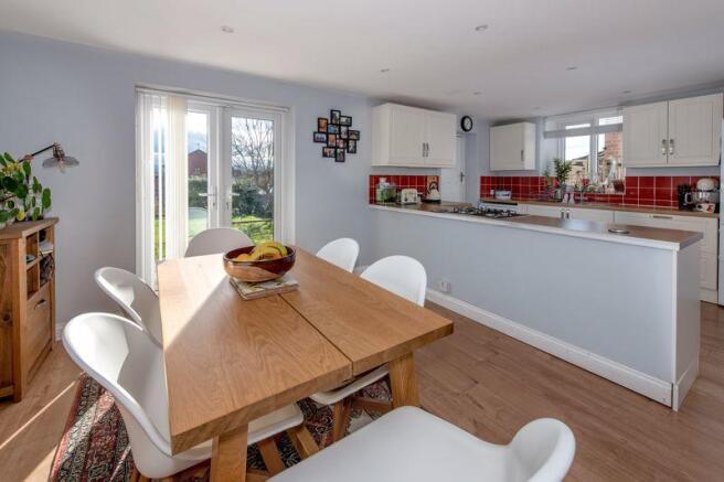 Kitchen/dining...