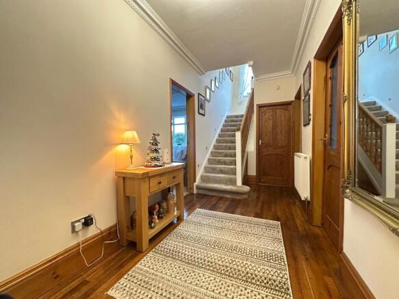 4 bed House for sale Image 6