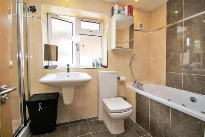 Family Bathroom.jpg