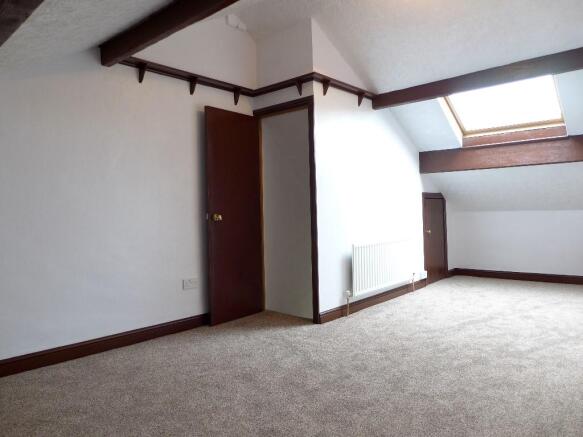 3 bed Terraced to rent Image 10