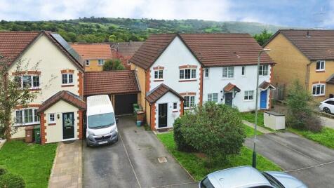 Llys-y-coed, Ystrad Mynach