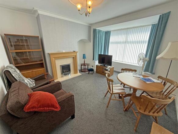 Living room 2.jpg
