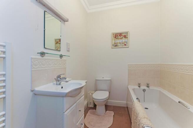4 bed Semi-Detached for sale Image 7