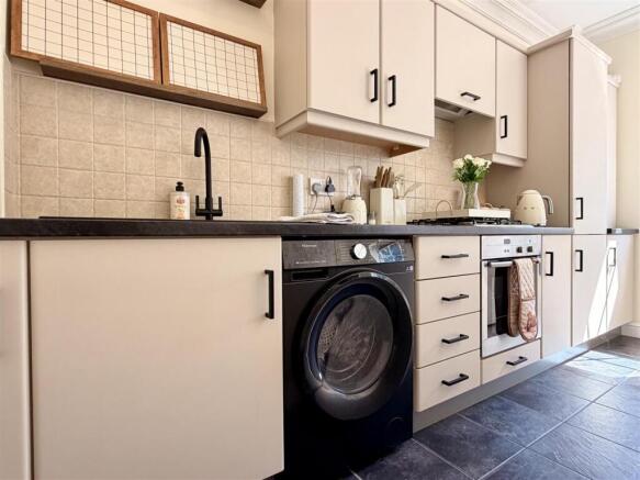 1 bed Duplex to rent Image 4