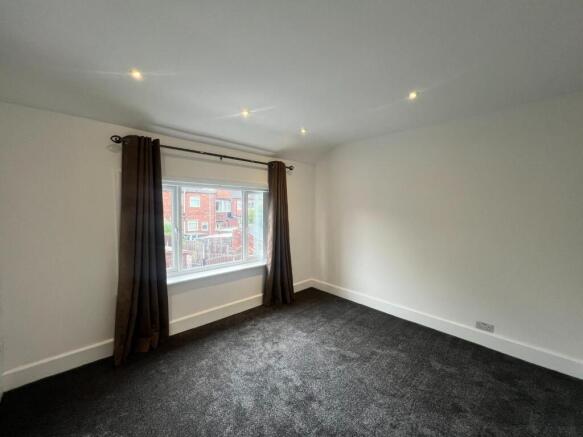 2 bed House to rent Image 6