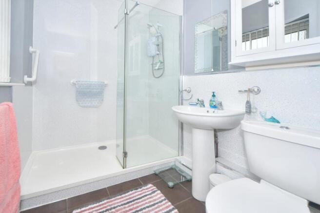 GROUND FLOOR SHOWER ROOM