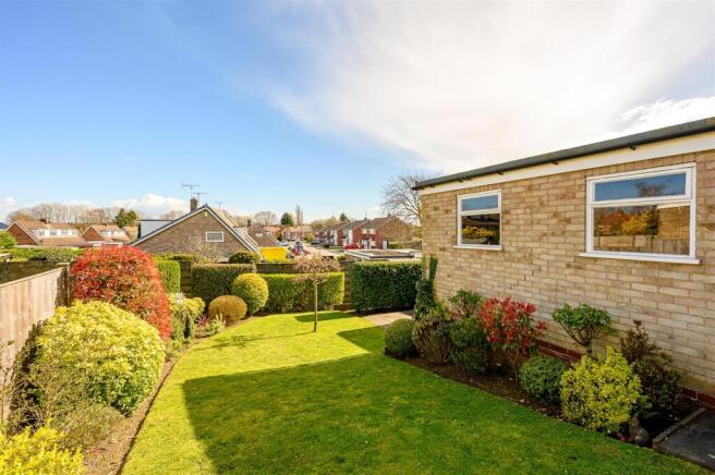 3 bed Semi-Detached for sale Image 11