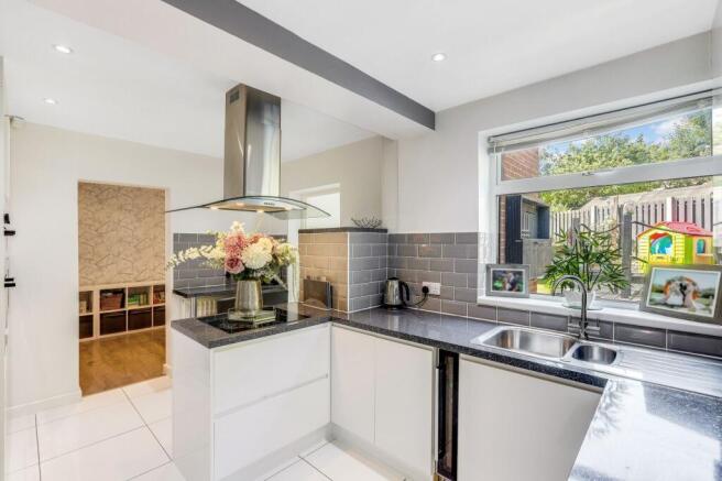 3 bed Semi-Detached for sale Image 7