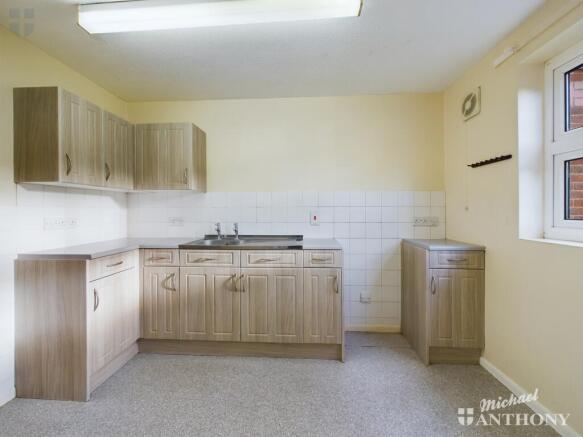 CAM03218G0-PR0450-STILL001