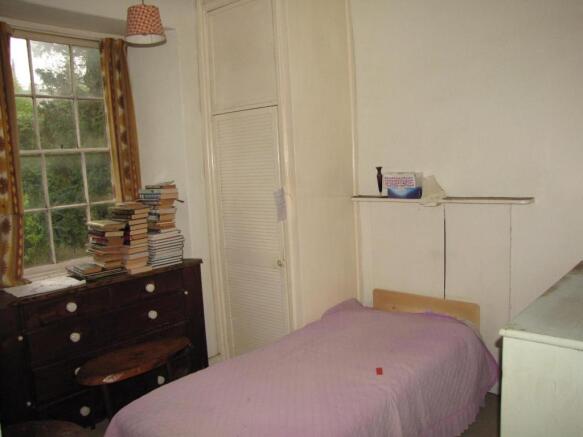 BEDROOM 2