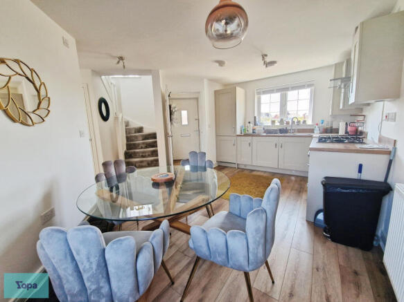 3 bed Semi-Detached for sale Image 6