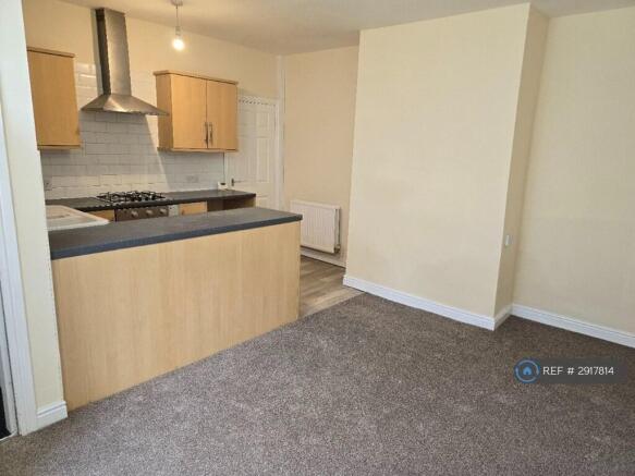 3 bed Terraced to rent Image 4