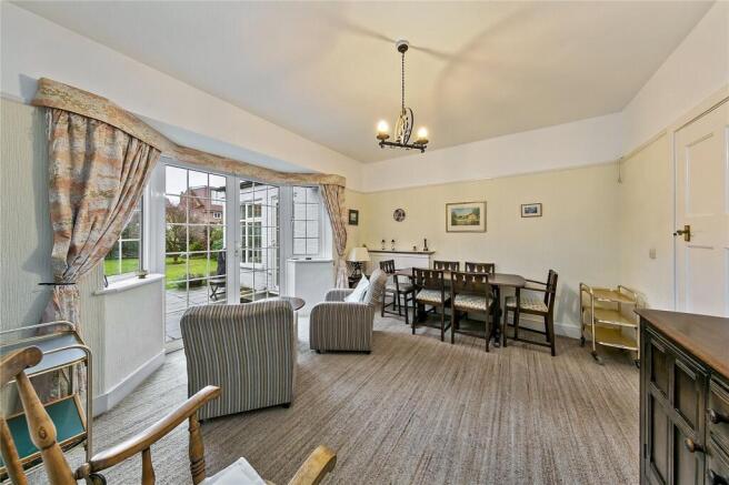Rothesay Avenue, Richmond, TW10 photo 4