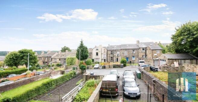 4 bed Apartment to rent Image 10