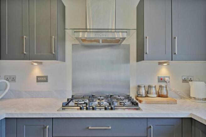 5 bed Detached for sale Image 12