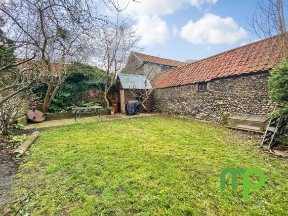 Garden to the fro...