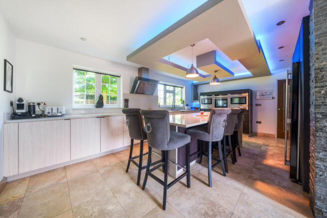 Kitchen/Breakfast Rm