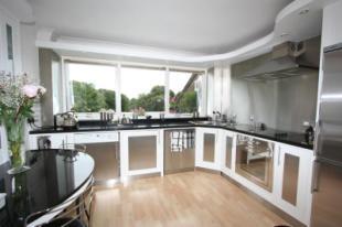 Kitchen/Breakfast Rm