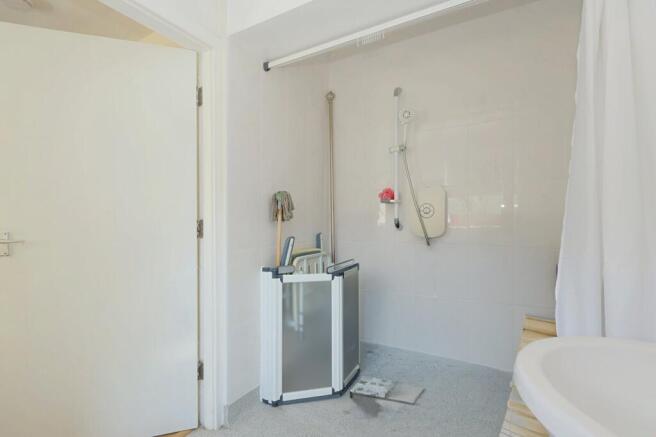 3 bed Semi-Detached for sale Image 10