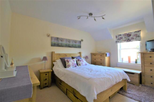 Bedroom 1 Penn Grove.JPG