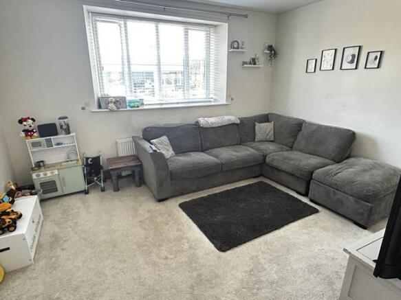 3 bed Not Specified for sale Image 2