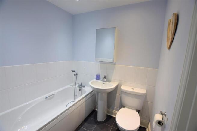 Jack & Jill Style Family Bathroom