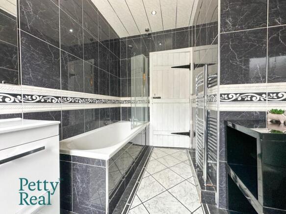 2 bed Terraced for sale Image 5