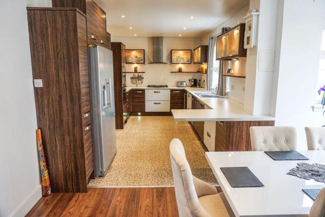 Kitchen/Dining Room