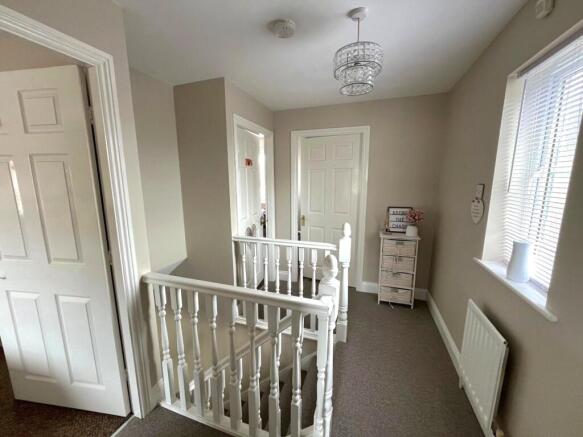 3 bed Semi-Detached for sale Image 10