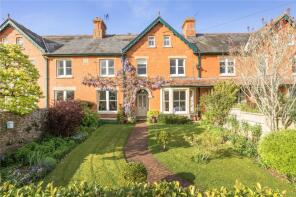 Edgecumbe, Cheddon Fitzpaine Road, Kingston St Mary, Taunton TA2 8HH