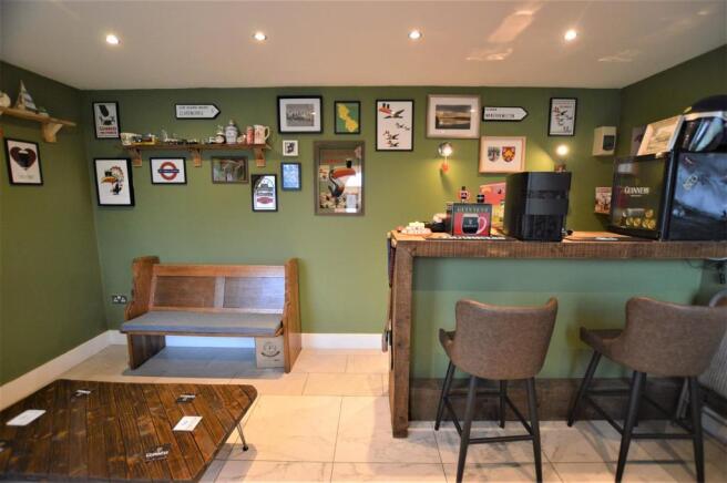 Bar/Summer House/Snug