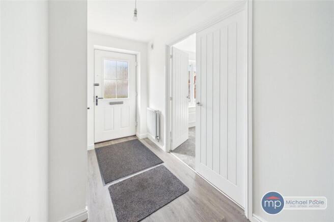 5 bed Detached for sale Image 7