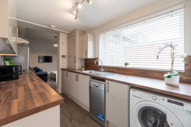 153HS - Kitchen