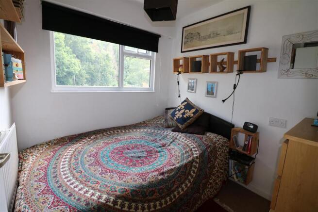 52Blackbed4.JPG