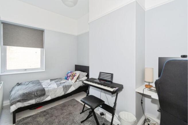 3 bed Terraced for sale Image 11