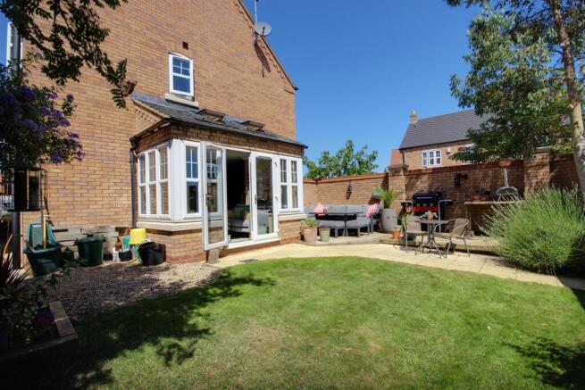 4 bed Detached for sale Image 8