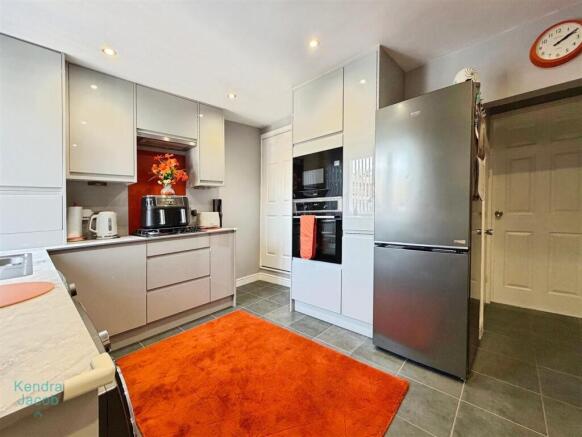 2 bed Terraced for sale Image 5