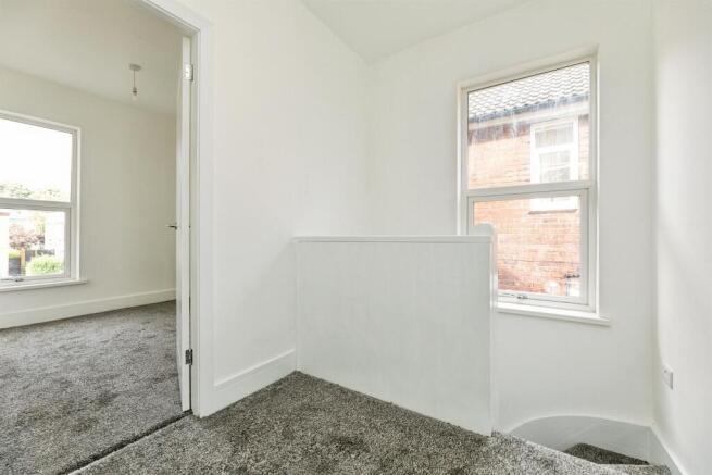 3 bed Semi-Detached for sale Image 8