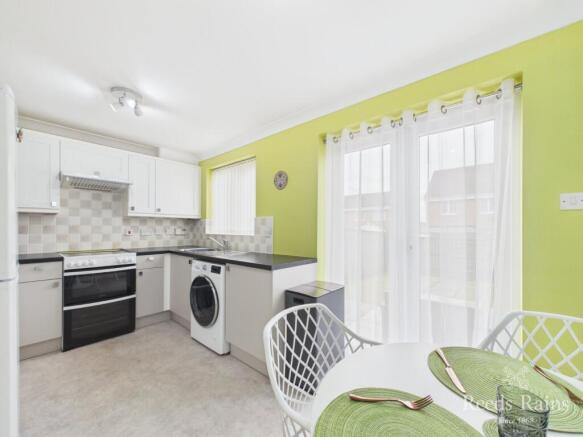 2 bed Semi-Detached for sale Image 10
