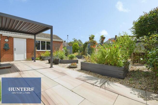 REAR GARDEN 02.jpg