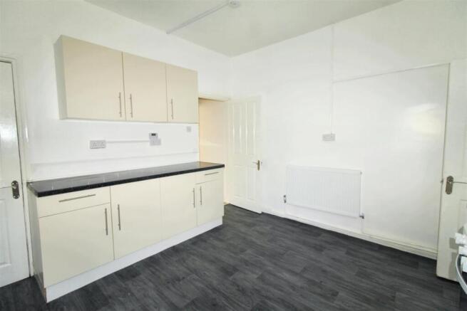 KITCHEN 2.jpg
