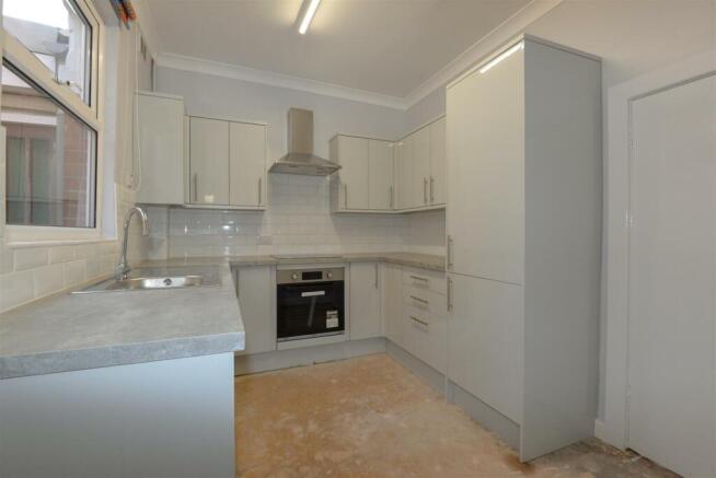 Kitchen 1.jpg